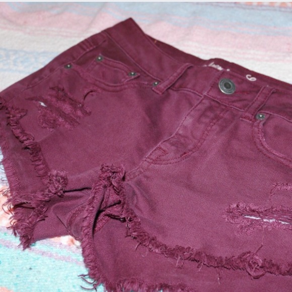 American Eagle Outfitters Pants - American Eagle distressed maroon shorts!